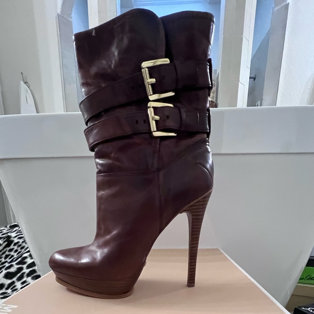 Michael Kors Sherpa lined booties